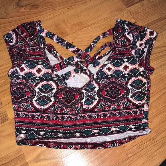 CHARLOTTE RUSSE CROP TOP - Picture 2 of 3